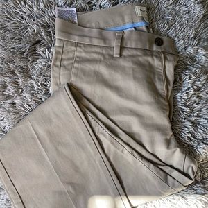 DOCKERS: Slim Fit khakis